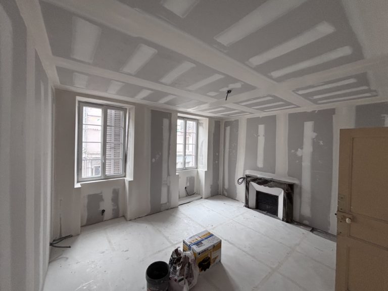 Chantier Nantua : pose des bandes a joints