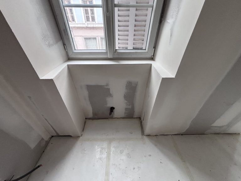 Chantier Nantua : pose des bandes a joints