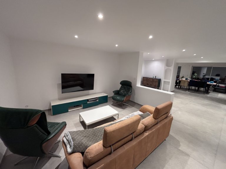 Chantier Prevessin‑Moëns : Peinture d’une Magnifique Villa