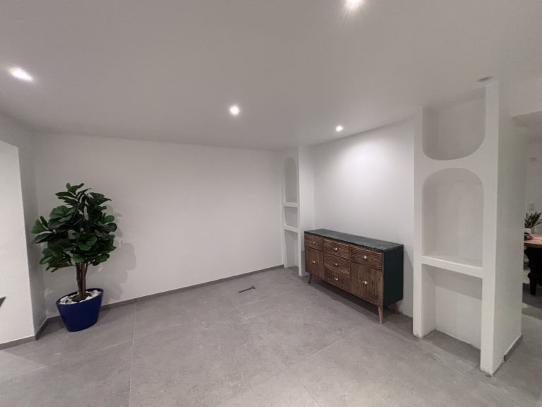 Chantier Prevessin‑Moëns : Peinture d’une Magnifique Villa