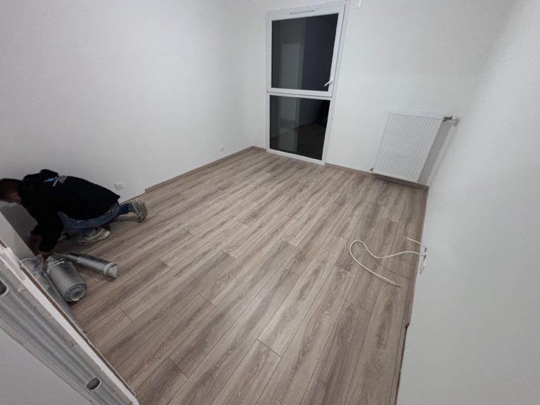 Chantier Cranves-Sales : Pose de parquet 