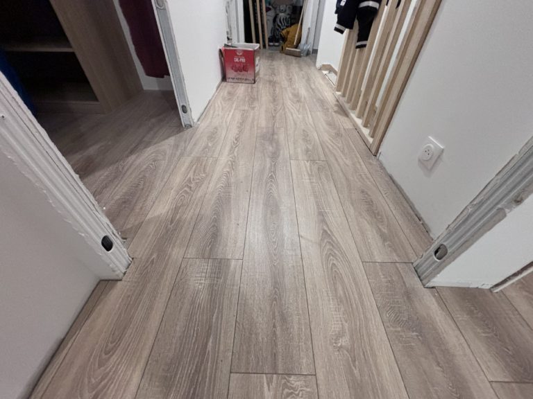 Chantier Cranves-Sales : Pose de parquet 