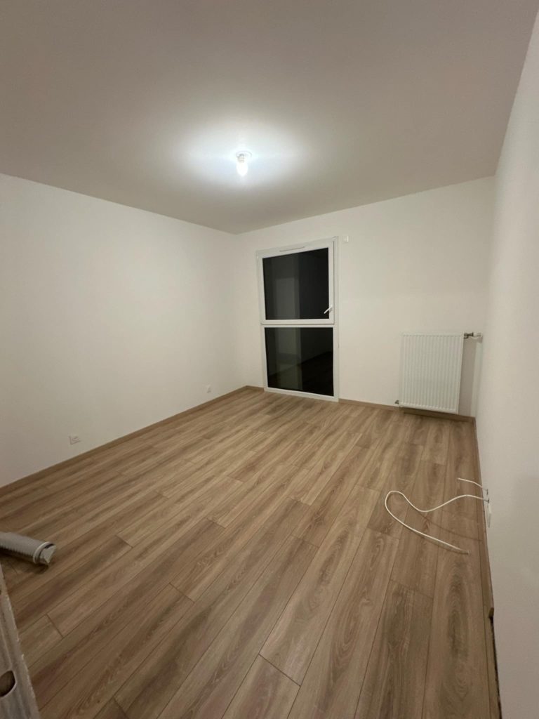 Chantier Cranves-Sales : Pose de parquet 