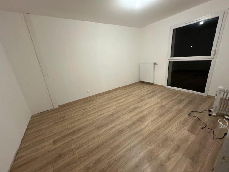 Chantier Cranves-Sales : Pose de parquet 